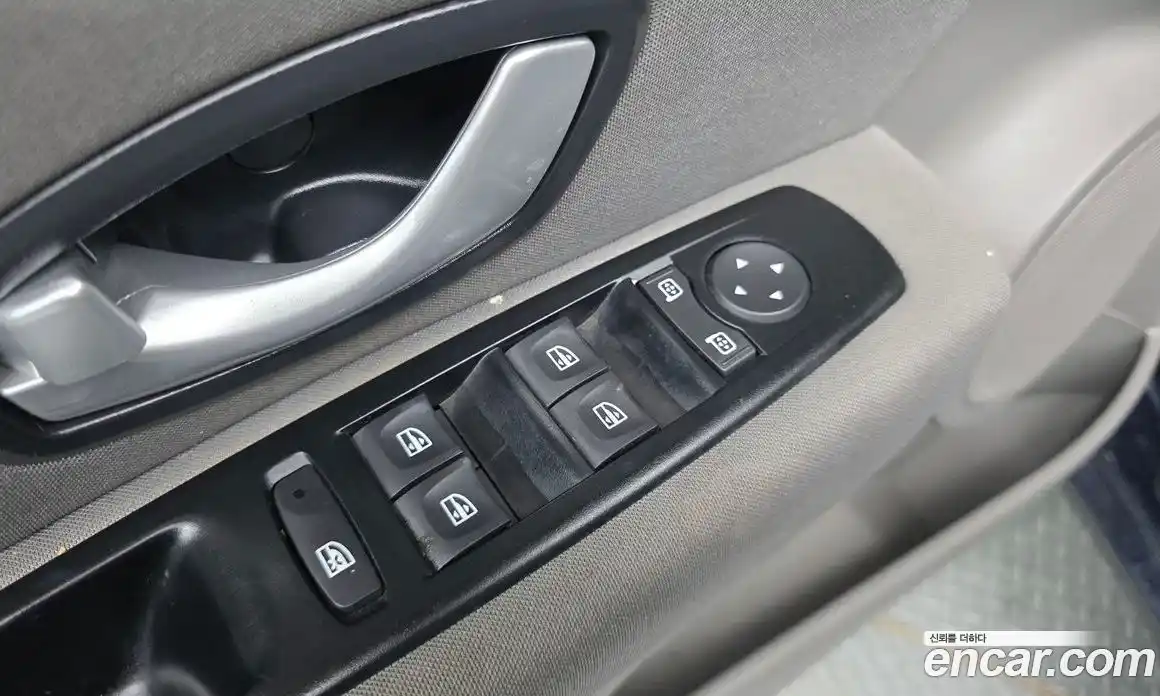 Renault SM3 2010 1.6 Автомат в Москве № 148411, фото 19