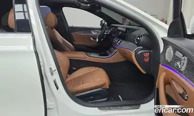 Mercedes-Benz E-Class 2021 2.0 Автомат в Москве № 150652, миниатюра 11