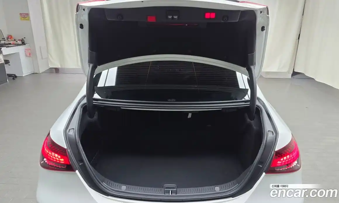 Mercedes-Benz E-Class 2021 2.0 Автомат в Москве № 150652, фото 10