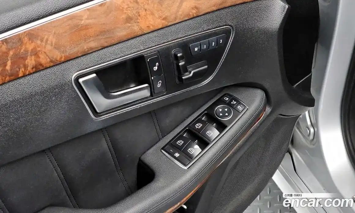 Mercedes-Benz E-Class 2012 3.5 Автомат в Москве № 152612, фото 13