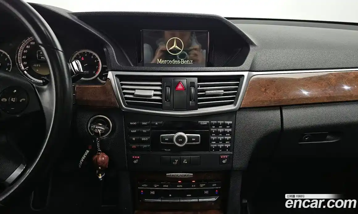 Mercedes-Benz E-Class 2012 3.5 Автомат в Москве № 152612, фото 18