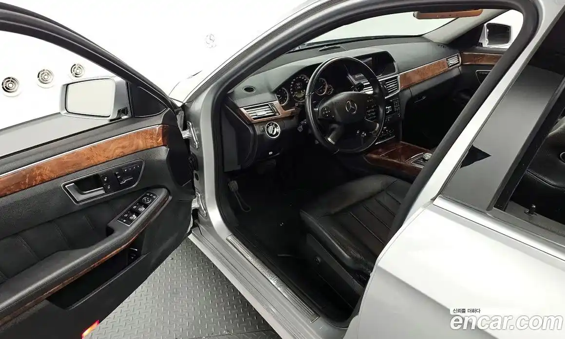 Mercedes-Benz E-Class 2012 3.5 Автомат в Москве № 152612, фото 20