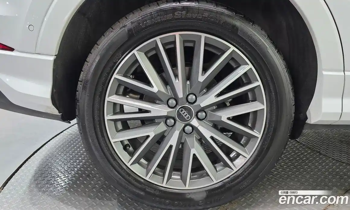 Audi Q3 2025 2.0 Автомат в Москве № 158789, фото 4