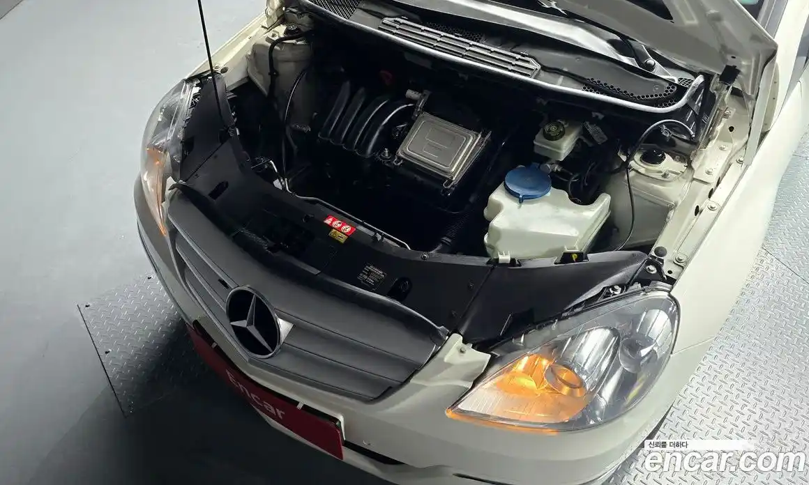 Mercedes-Benz B-Class 2010 2.0 Автомат в Москве № 161882, фото 12