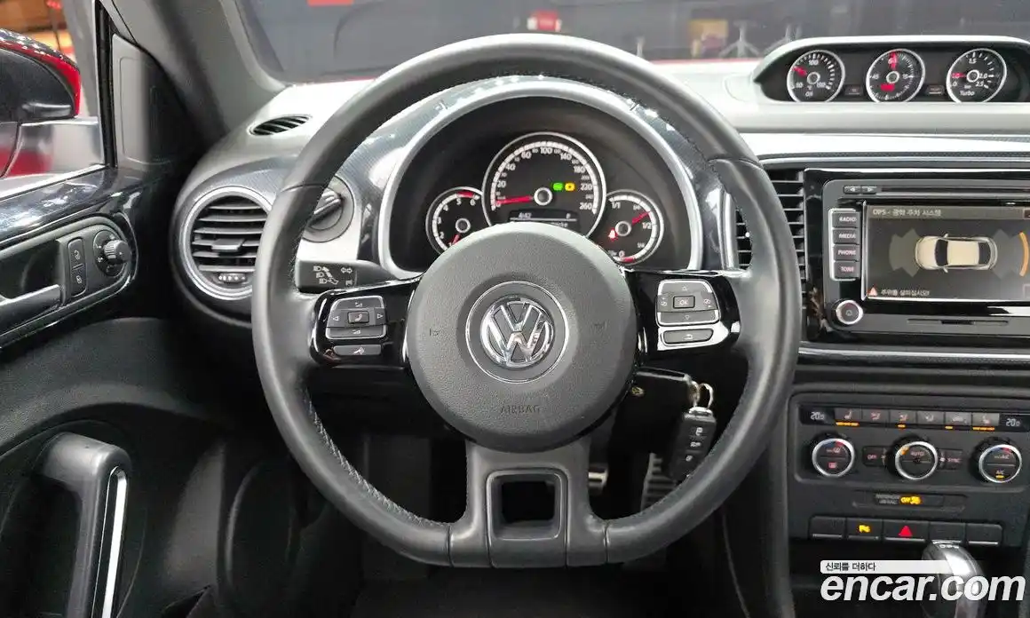 Volkswagen Beatle 2014 2.0 Автомат в Москве № 168837, фото 20