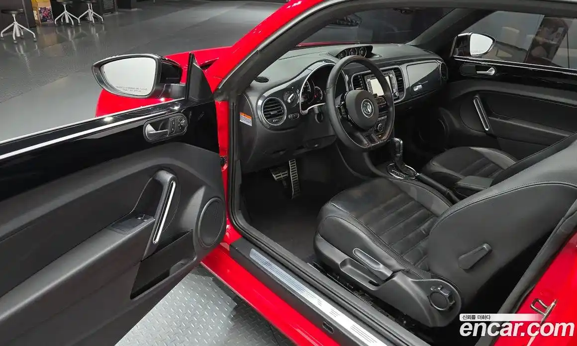 Volkswagen Beatle 2014 2.0 Автомат в Москве № 168837, фото 8