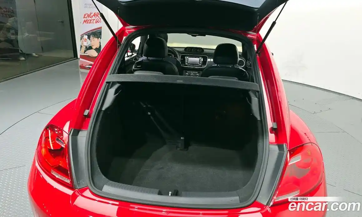 Volkswagen Beatle 2014 2.0 Автомат в Москве № 168837, фото 9