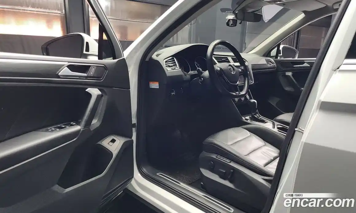 Volkswagen Tiguan 2020 2.0 Автомат в Москве № 169099, фото 14