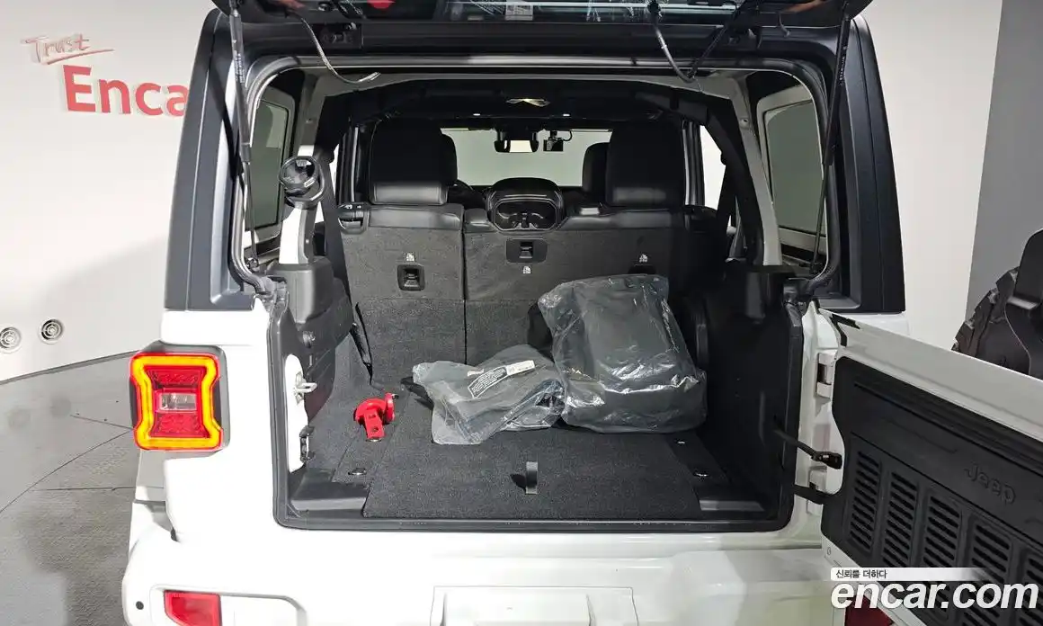 Jeep Wrangler 2024 2.0 Автомат в Москве № 169489, фото 11