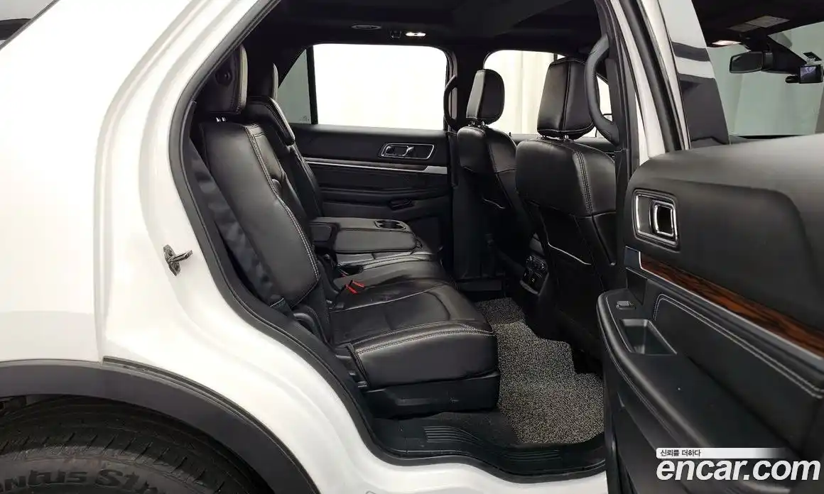 Ford Explorer 2018 3.5 Автомат в Москве № 170956, фото 12