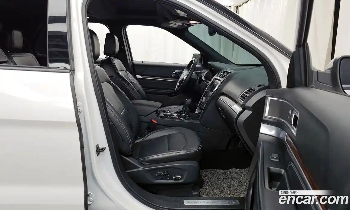 Ford Explorer 2018 3.5 Автомат в Москве № 170956, фото 3