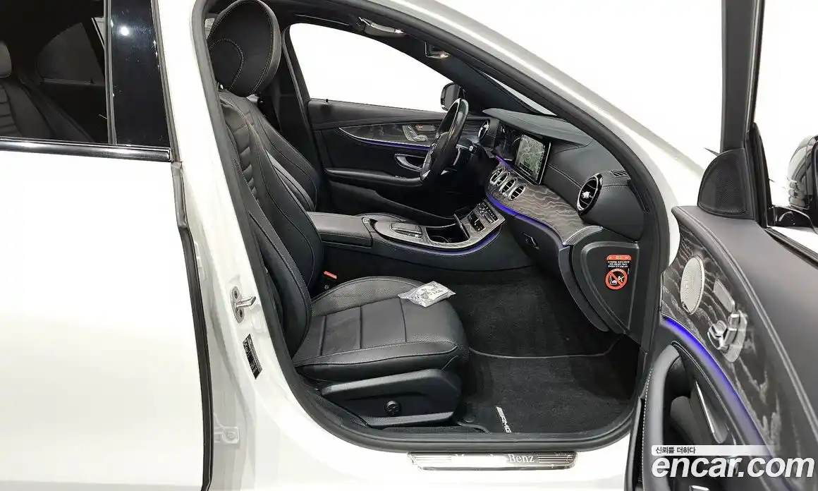 Mercedes-Benz E-Class 2023 2.0 Автомат в Москве № 178580, фото 12