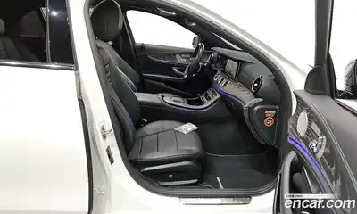 Mercedes-Benz E-Class 2023 2.0 Автомат в Москве № 178580, миниатюра 12