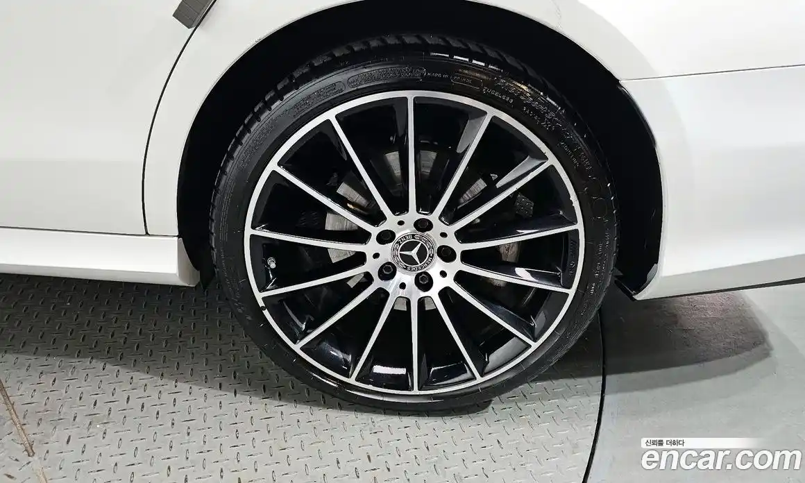 Mercedes-Benz E-Class 2023 2.0 Автомат в Москве № 178580, фото 9