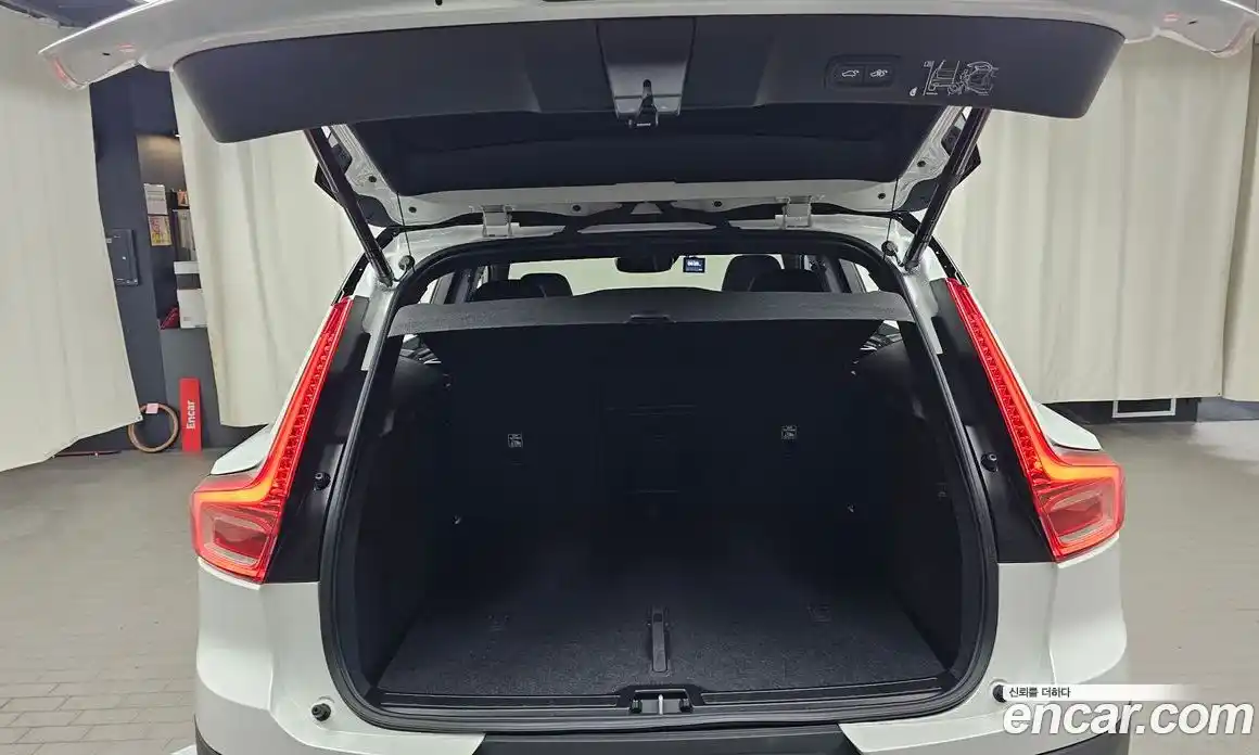 Volvo XC40 2021 2.0 Автомат в Москве № 188000, фото 13