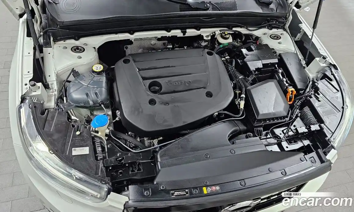 Volvo XC40 2021 2.0 Автомат в Москве № 188000, фото 20