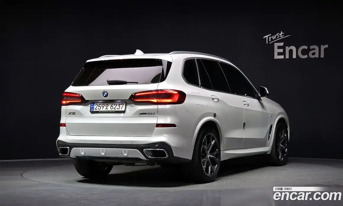 BMW X5 2023 3.0 Автомат в Москве № 193118, фото 2