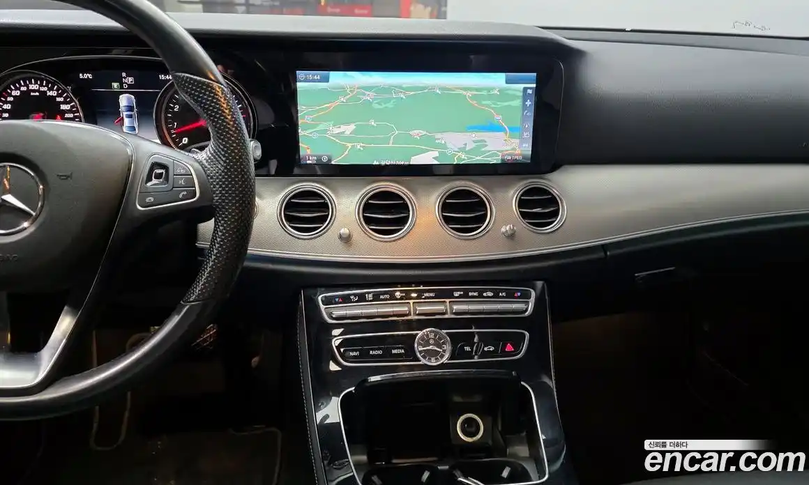 Mercedes-Benz E-Class 2017 2.0 Автомат в Москве № 195052, фото 13