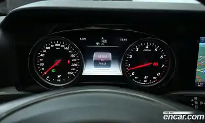 Mercedes-Benz E-Class 2017 2.0 Автомат в Москве № 195052, миниатюра 4