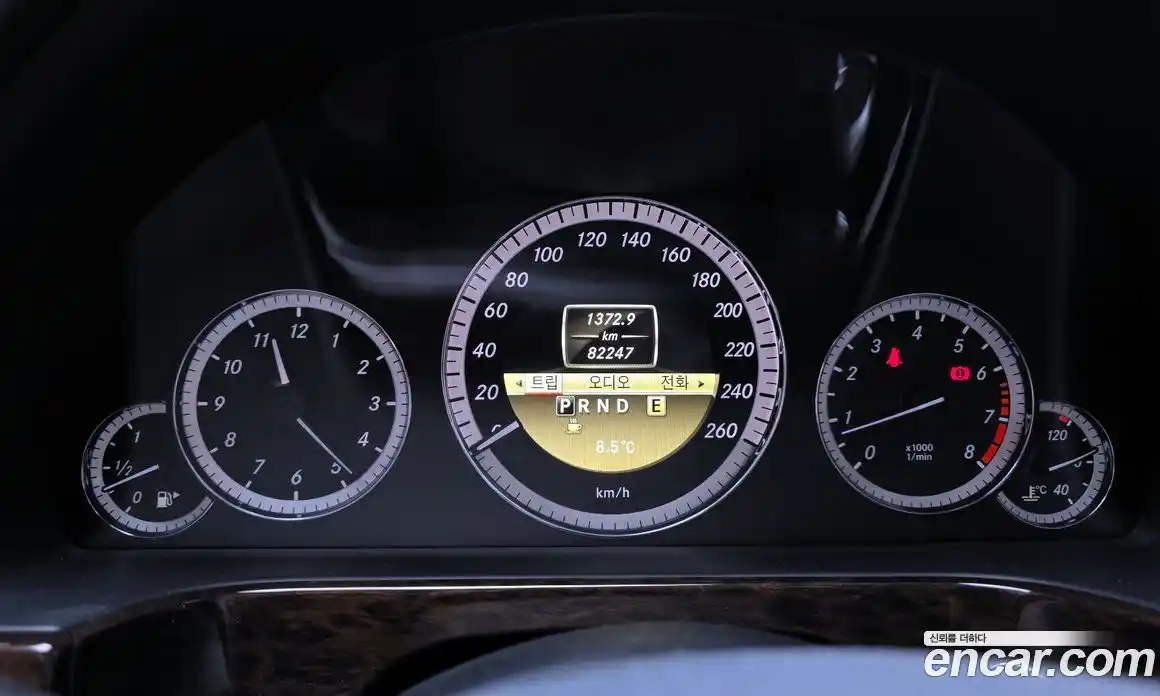 Mercedes-Benz E-Class 2011 1.8 Автомат в Москве № 195089, фото 12