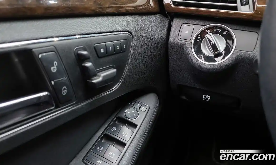 Mercedes-Benz E-Class 2011 1.8 Автомат в Москве № 195089, фото 19