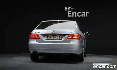 Mercedes-Benz E-Class 2011 1.8 Автомат в Москве № 195089, миниатюра 5