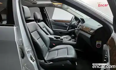 Mercedes-Benz E-Class 2011 1.8 Автомат в Москве № 195089, миниатюра 10