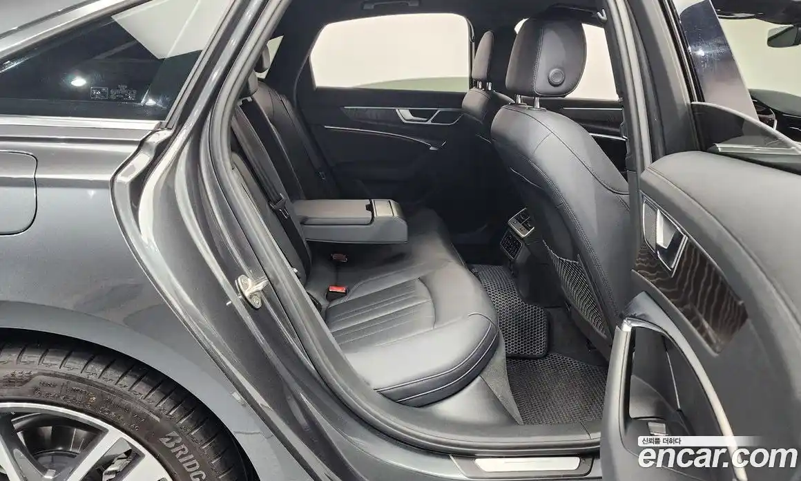 Audi A6 2023 2.0 Автомат в Москве № 195947, фото 12