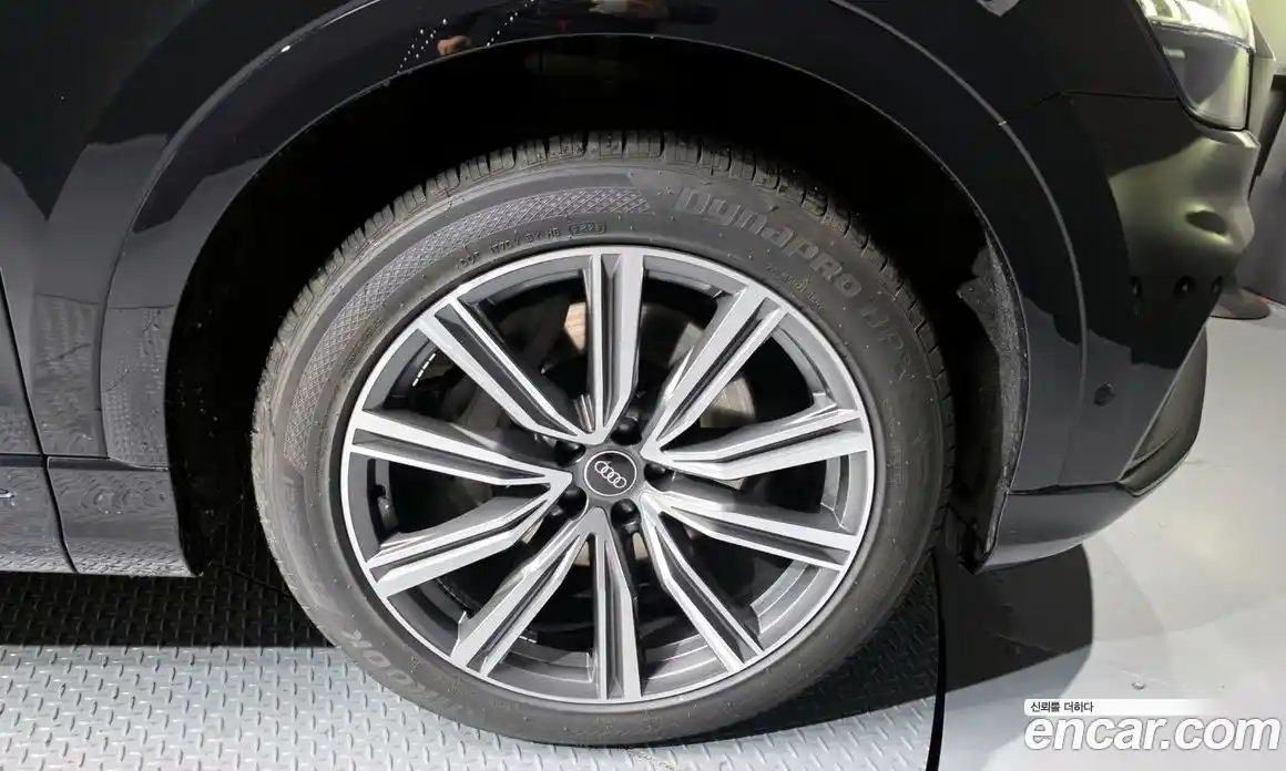 Audi Q8 2021 3.0 Автомат в Москве № 196523, фото 4