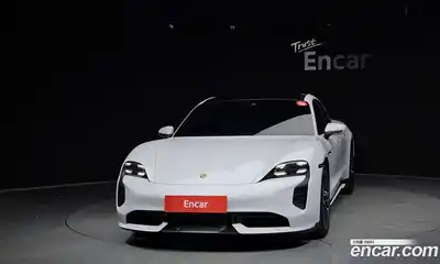 Porsche Taycan, 2021