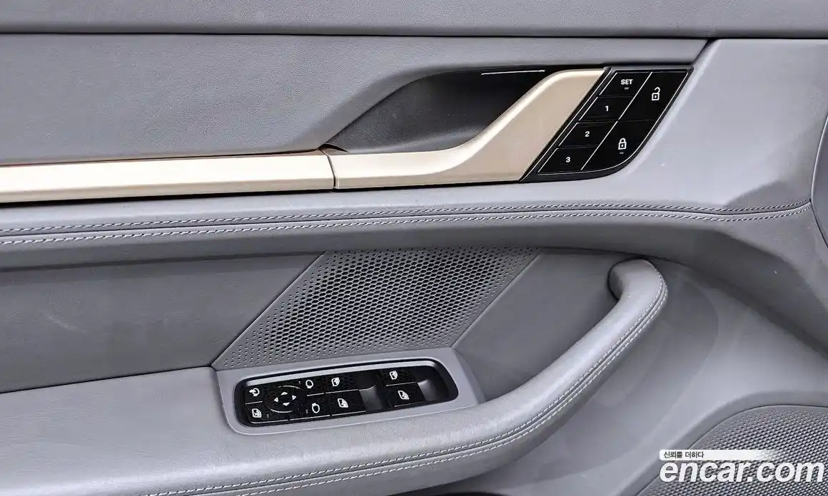 Porsche Taycan 2021 0.1 Автомат в Москве № 197373, фото 20