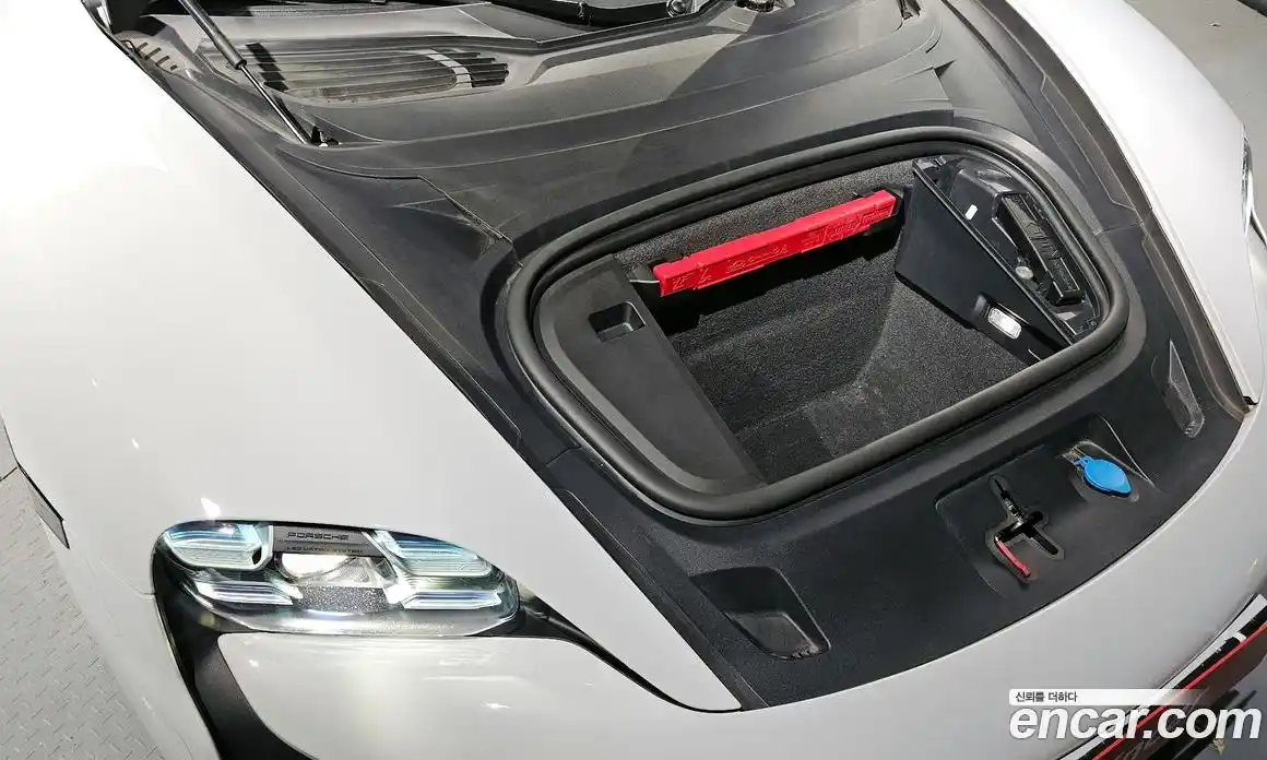 Porsche Taycan 2021 0.1 Автомат в Москве № 197373, фото 3