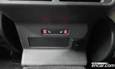 Land Rover Range-Rover Velar 2023 2.0 Автомат в Москве № 198105, миниатюра 3