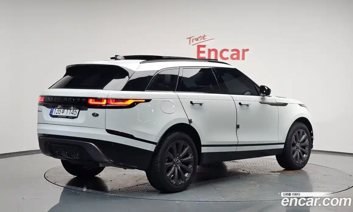 Land Rover Range-Rover Velar 2023 2.0 Автомат в Москве № 198105, фото 6