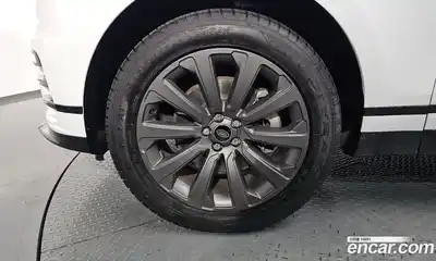 Land Rover Range-Rover Velar 2023 2.0 Автомат в Москве № 198105, миниатюра 9