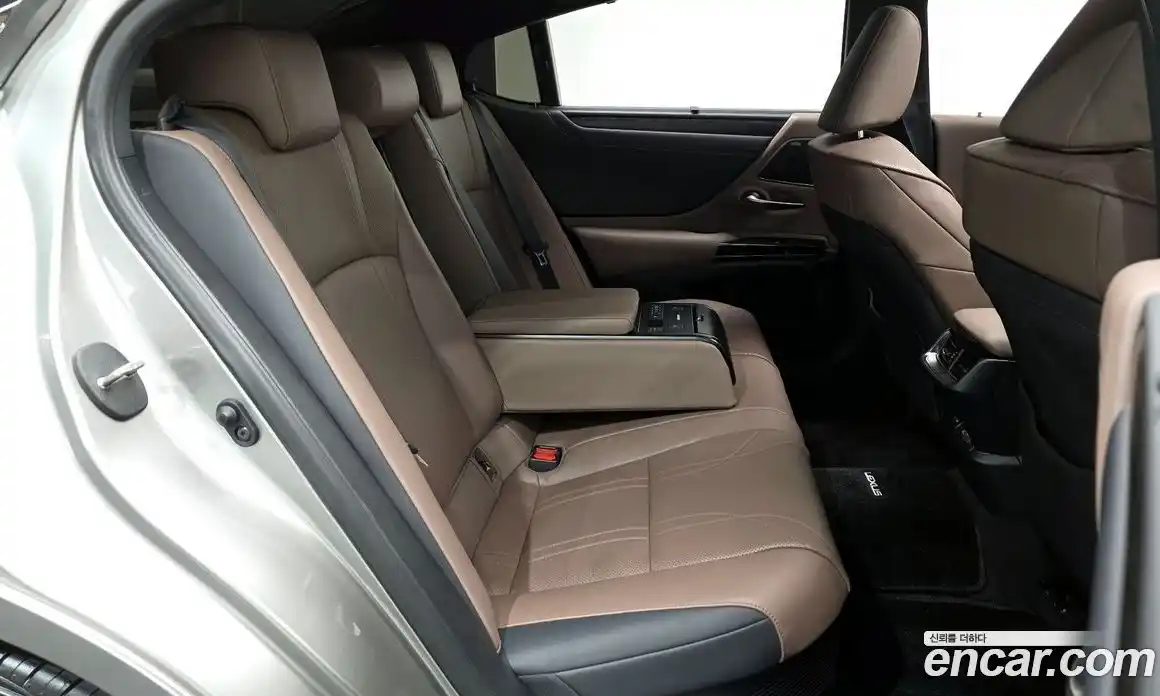 Lexus ES 2025 2.5 Автомат в Москве № 198750, фото 13