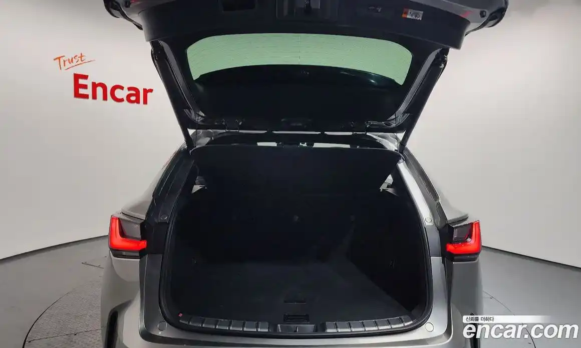 Lexus NX 2024 2.5 Автомат в Москве № 198764, фото 13