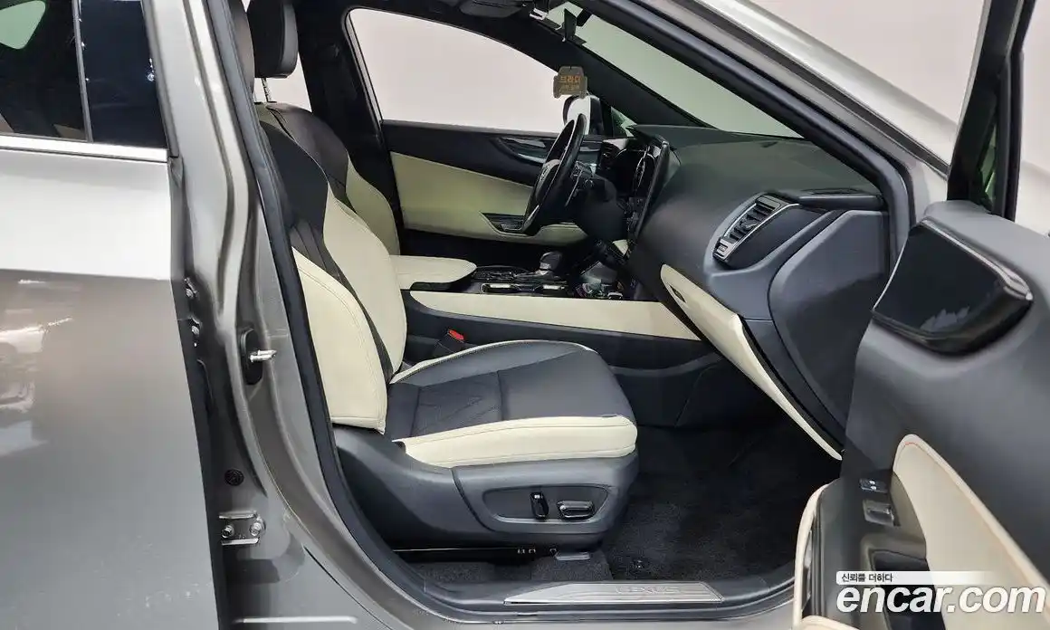 Lexus NX 2024 2.5 Автомат в Москве № 198764, фото 18