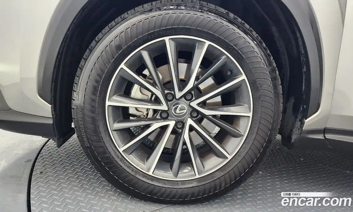 Lexus NX 2024 2.5 Автомат в Москве № 198764, фото 6