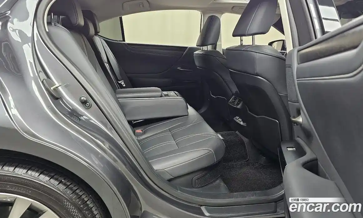 Lexus ES 2023 2.5 Автомат в Москве № 198863, фото 6