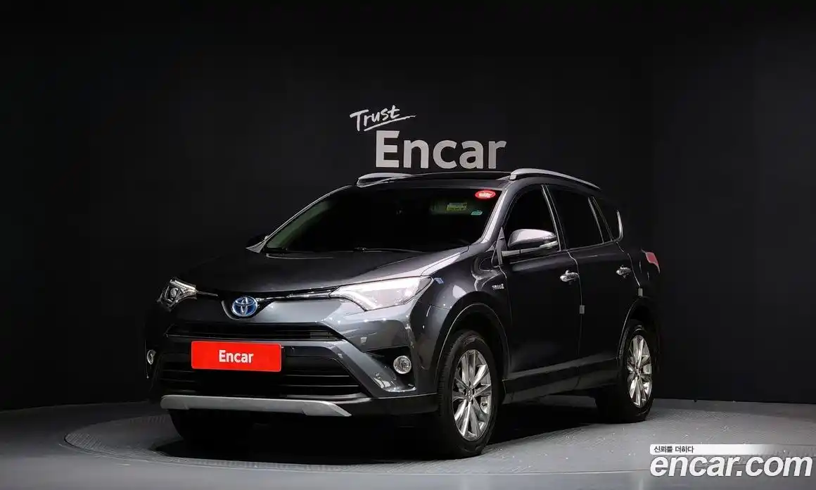 Toyota RAV4 2017 2.5 Автомат в Москве № 199697, фото 15
