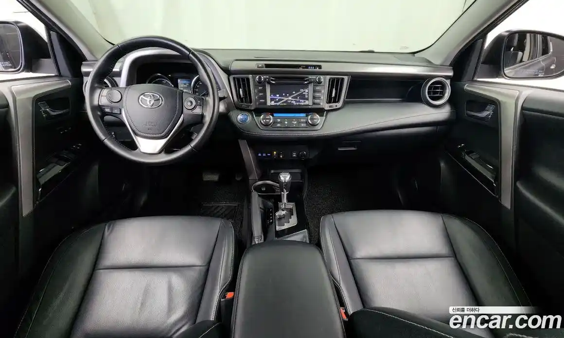 Toyota RAV4 2017 2.5 Автомат в Москве № 199697, фото 3