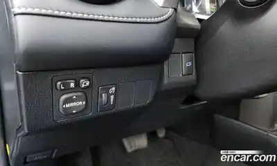 Toyota RAV4 2017 2.5 Автомат в Москве № 199697, миниатюра 5