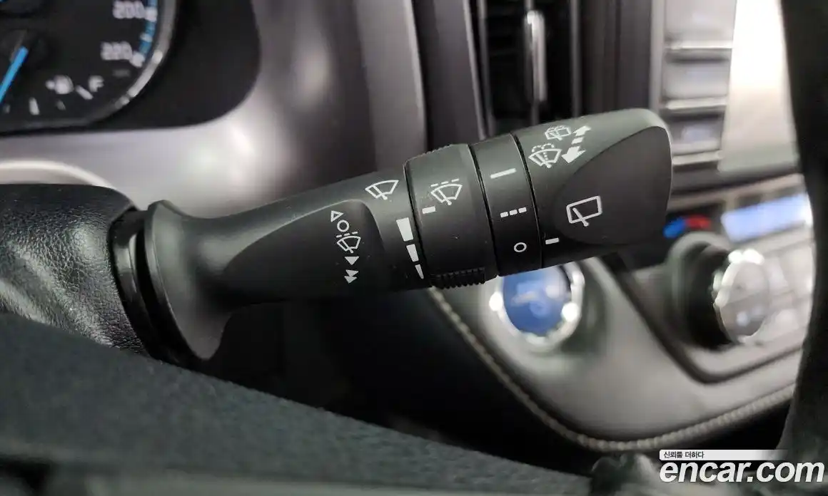 Toyota RAV4 2017 2.5 Автомат в Москве № 199697, фото 10