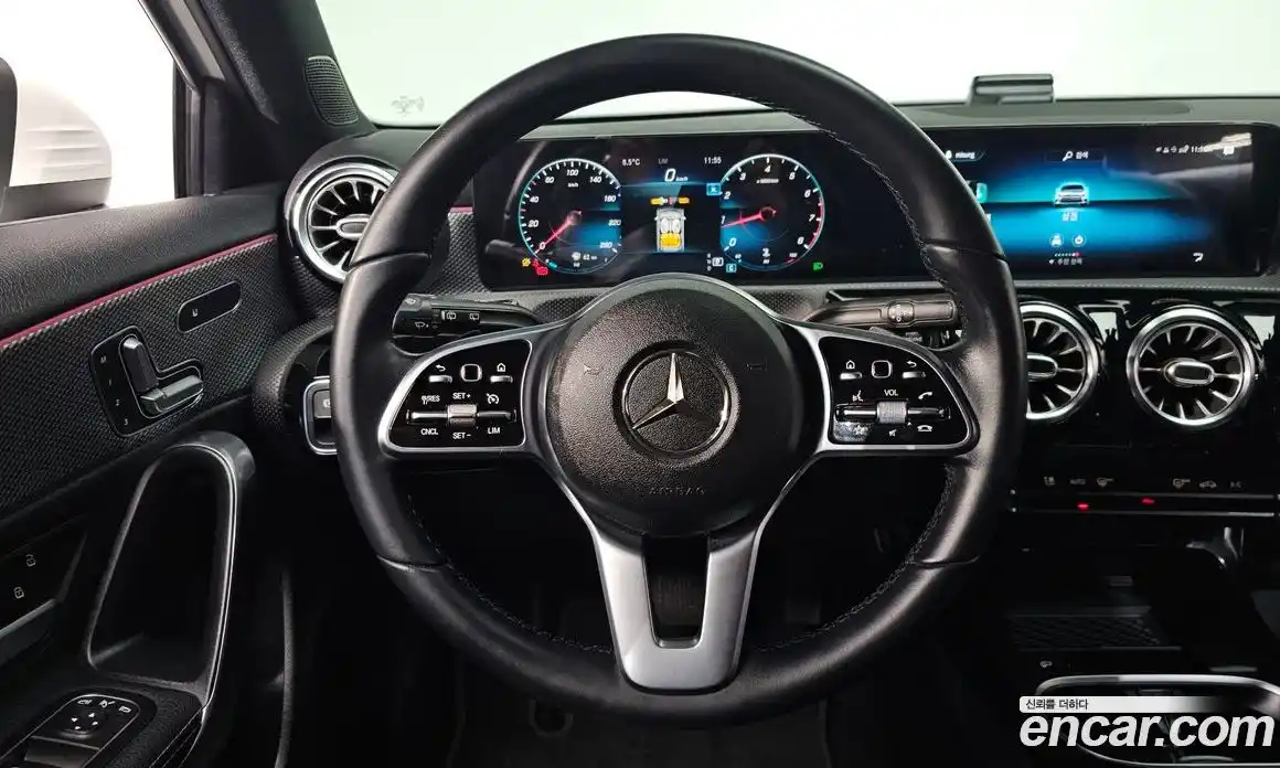 Mercedes-Benz A-Class 2021 2.0 Автомат в Москве № 207613, фото 12