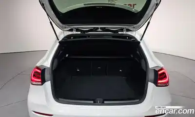 Mercedes-Benz A-Class 2021 2.0 Автомат в Москве № 207613, миниатюра 4