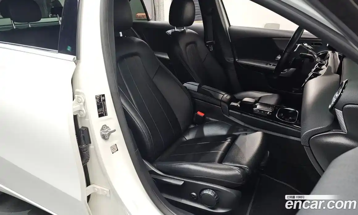 Mercedes-Benz A-Class 2021 2.0 Автомат в Москве № 207613, фото 8