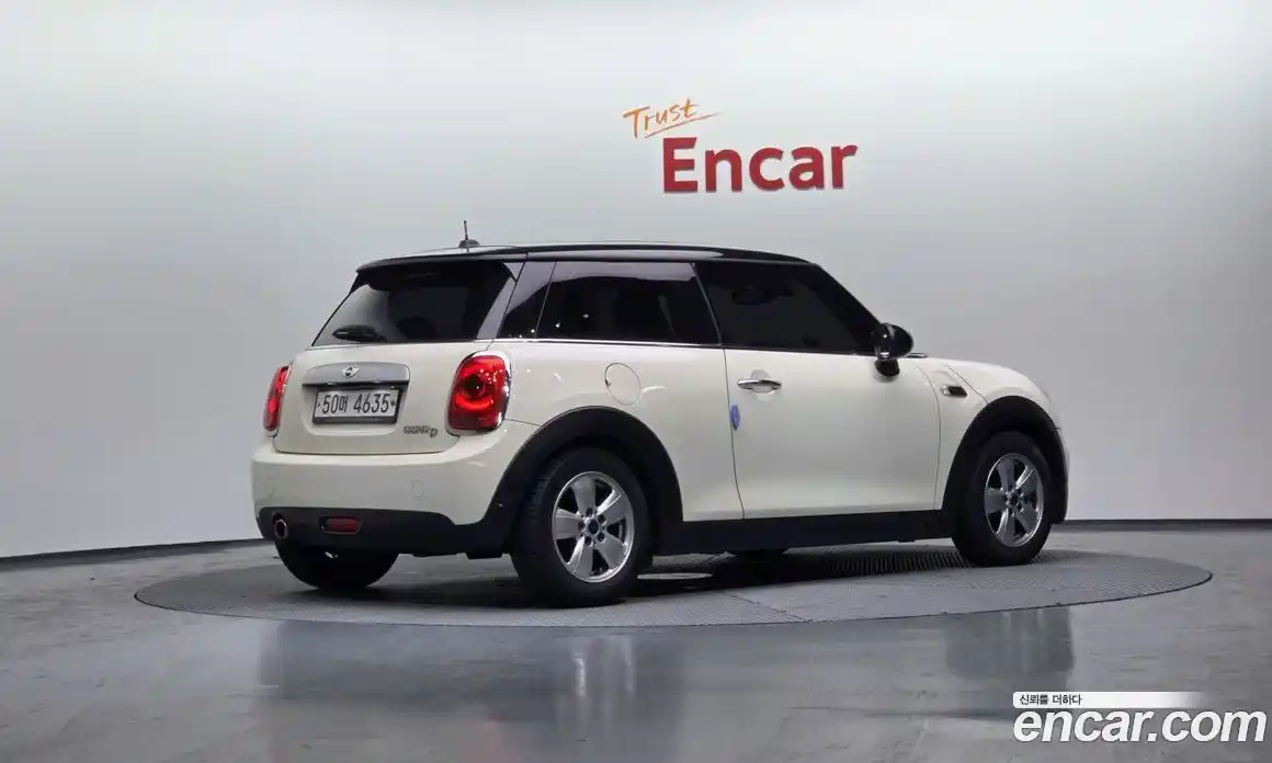 Mini Cooper 2015 1.5 Автомат в Москве № 211096, фото 16