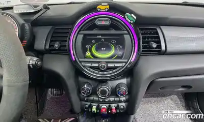 Mini Cooper 2015 1.5 Автомат в Москве № 211096, миниатюра 2