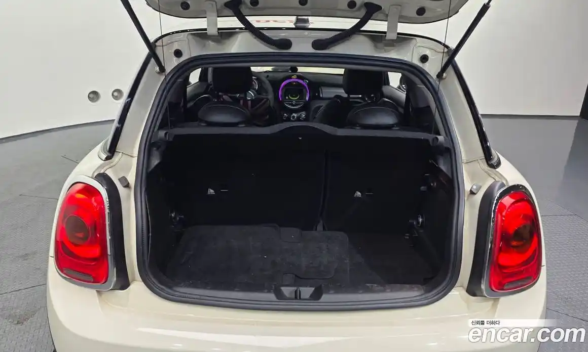 Mini Cooper 2015 1.5 Автомат в Москве № 211096, фото 8